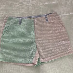 Vineyard Vines. Seersucker Striped Shorts with Blue striped waistband.